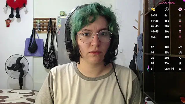 Froggyinthebox online show from 04-17-26, 02:14