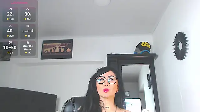 Vicky hotmilf online show from 04-21-26, 10:32