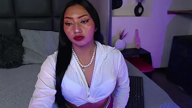 Snapshot of Isabella_Diamon chatting on 09-09-25, 01:27 Isabella Diamon online show from 09-09-25, 01:27