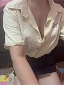Snapshot of Thu_yaha chatting on 05-08-26, 01:55 Thu yaha online show from 05-08-26, 01:55