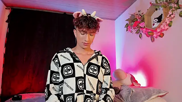 mhatias  online show from 03-11-26, 04:29