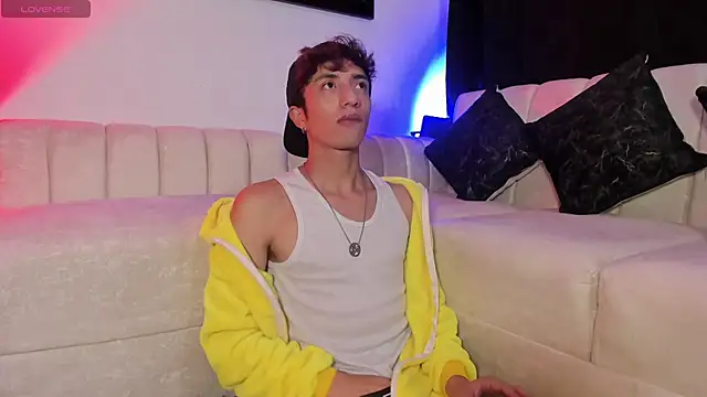 mhatias  online show from 04-21-26, 04:52