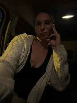 Snapshot of AbylineandJim chatting on 05-12-26, 07:44 AbylineandJim online show from 05-12-26, 07:44