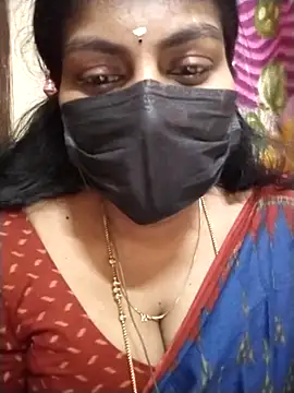 Snapshot of Nithiila chatting on 09-15-25, 07:41 Nithiila online show from 09-15-25, 07:41