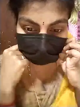 Snapshot of Nithiila chatting on 09-26-25, 07:12 Nithiila online show from 09-26-25, 07:12