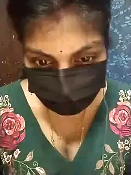 Snapshot of Nithiila chatting on 10-06-25, 01:30 Nithiila online show from 10-06-25, 01:30