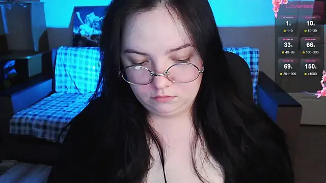 EmillyBones online show from 03-11-26, 05:08