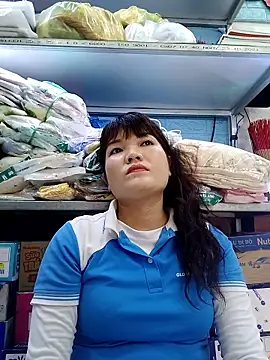Snapshot of Thao_xx chatting on 10-12-25, 02:43 Thao xx online show from 10-12-25, 02:43