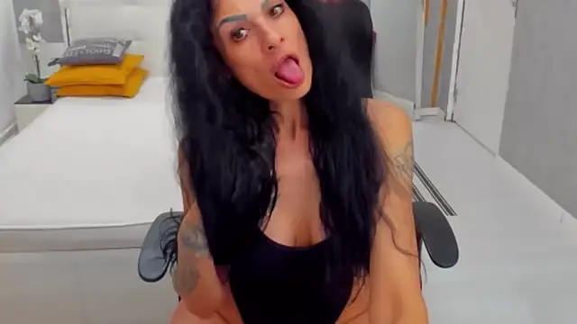Snapshot of MarbellaRyder chatting on 04-26-26, 02:31 MarbellaRyder online show from 04-26-26, 02:31