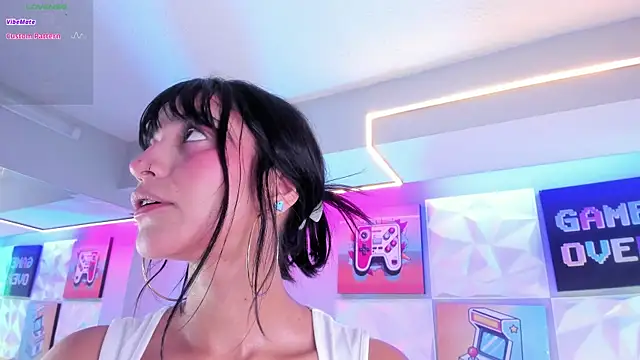 LindaWz  online show from 12-04-25, 05:39