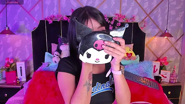 LindaWz  online show from 02-18-26, 05:14