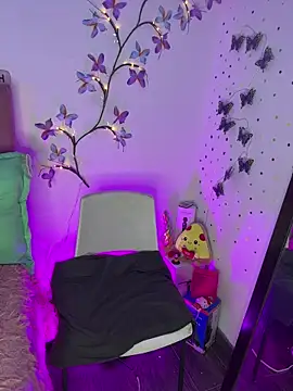 LindaWz  online show from 04-10-26, 03:45