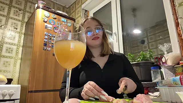 IvyGlimpse online show from 10-13-25, 06:08