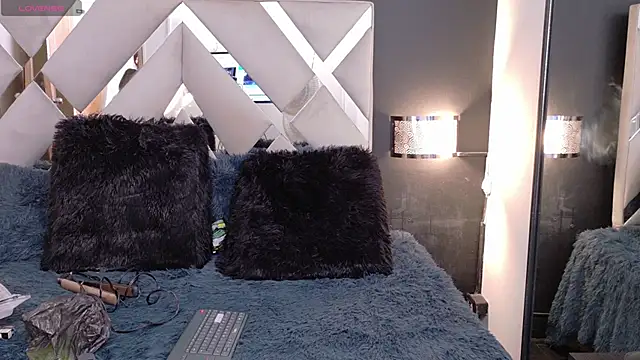 Snapshot of Miia_bunny chatting on 09-10-25, 09:15 Miia bunny online show from 09-10-25, 09:15