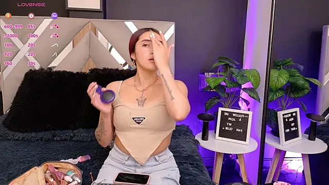 Snapshot of Miia_bunny chatting on 10-11-25, 09:13 Miia bunny online show from 10-11-25, 09:13