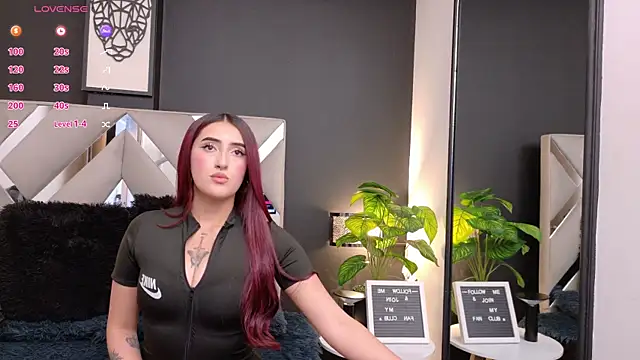 Snapshot of Miia_bunny chatting on 10-13-25, 08:09 Miia bunny online show from 10-13-25, 08:09