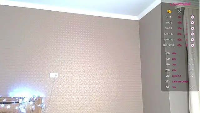 Snapshot of MollyDollz chatting on 09-27-25, 06:02 MollyDollz online show from 09-27-25, 06:02