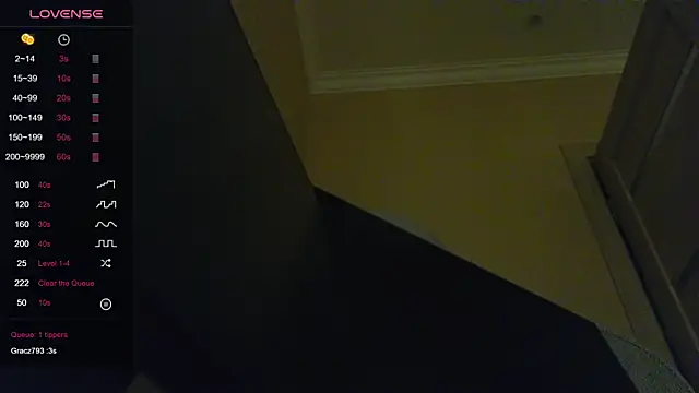 Snapshot of MollyDollz chatting on 10-06-25, 12:30 MollyDollz online show from 10-06-25, 12:30