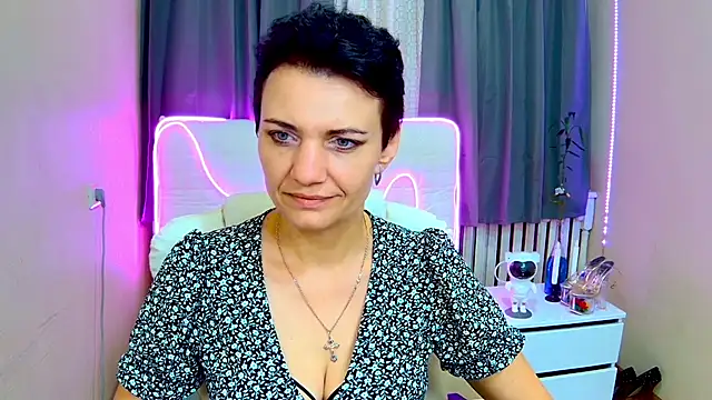 AvaSaturnian online show from 09-14-25, 06:12