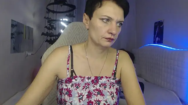 AvaSaturnian online show from 10-14-25, 12:17