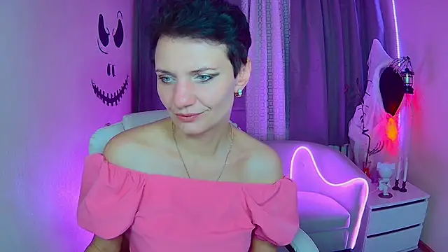 AvaSaturnian online show from 10-27-25, 01:15