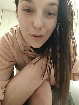 Snapshot of Sakura_2000 chatting on 10-08-25, 10:51 Sakura 2000 online show from 10-08-25, 10:51