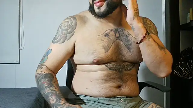 DaddyBear   online show from 09-16-25, 12:44