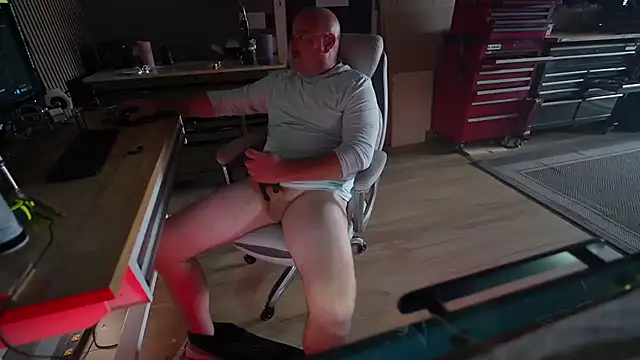 Snapshot of Soundfreak chatting on 09-23-25, 05:49 Soundfreak online show from 09-23-25, 05:49