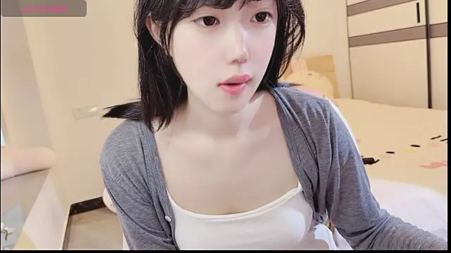 Snapshot of TuTu0066 chatting on 07-25-26, 06:44 TuTu0066 online show from 07-25-26, 06:44