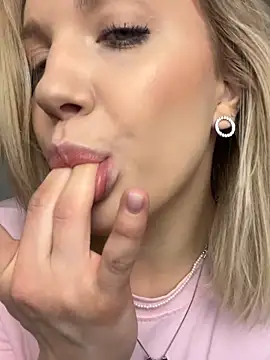 Snapshot of AlisaMyers chatting on 03-02-26, 06:14 AlisaMyers online show from 03-02-26, 06:14