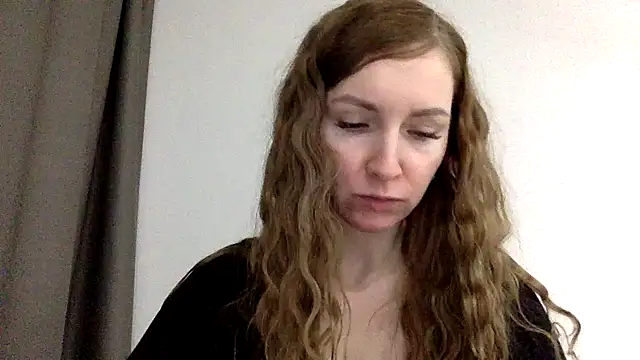 Varnyx online show from 12-21-25, 04:25