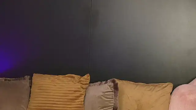 Mia Swano online show from 04-23-26, 01:29