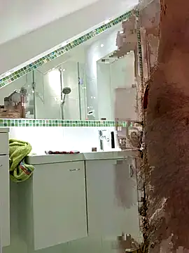 Oldmenhot66 online show from 10-07-25, 04:31