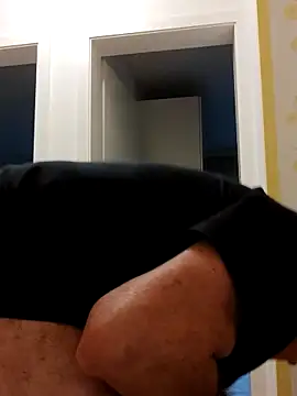 Oldmenhot66 online show from 10-17-25, 04:20