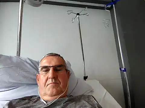 Oldmenhot66 online show from 10-21-25, 08:37