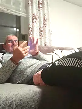 Oldmenhot66 online show from 10-30-25, 05:13