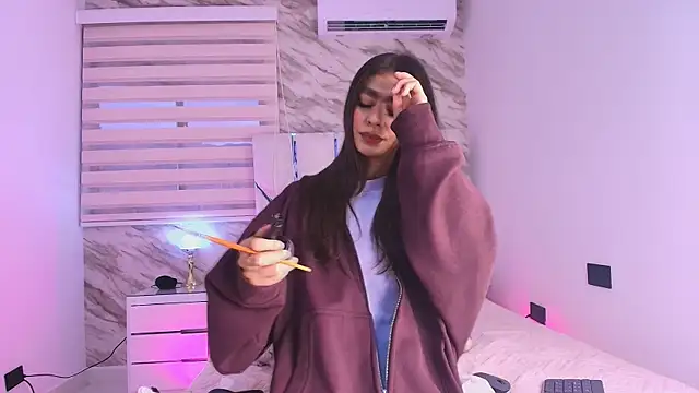 collet 1 online show from 11-11-25, 11:54