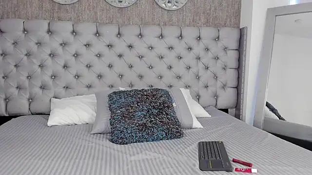 NahomyAngel online show from 10-23-25, 01:32