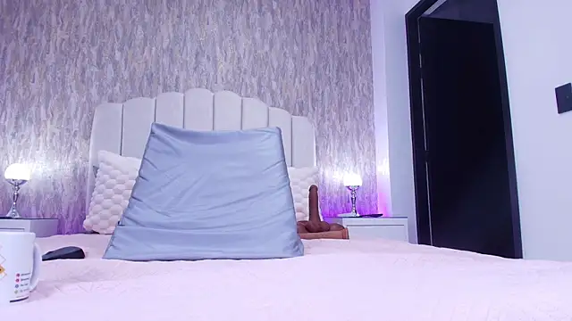 sofi hils online show from 11-13-25, 11:53