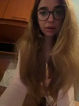 ItalianGirl online show from 03-22-26, 09:29