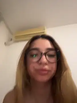 ItalianGirl online show from 03-30-26, 05:47