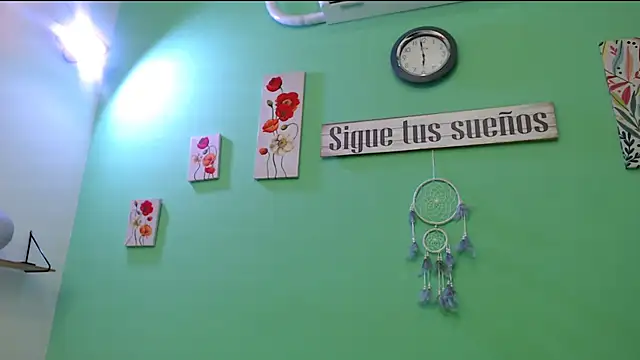 skinnysofia18 online show from 02-19-26, 01:29