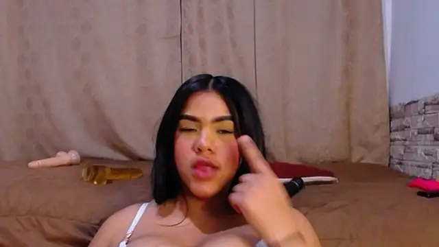 Snapshot of Bicky_24 chatting on 06-11-26, 02:53 Bicky 24 online show from 06-11-26, 02:53