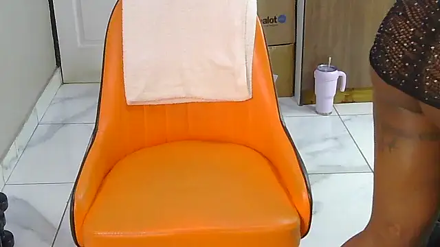 Snapshot of Sultry_Booty chatting on 11-23-25, 05:07 Sultry Booty online show from 11-23-25, 05:07