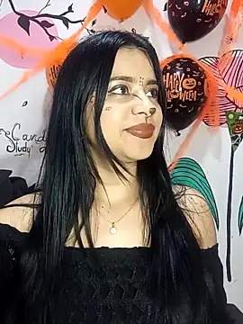 ValerieLove  online show from 10-28-25, 07:27