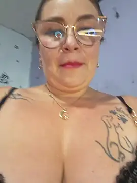 anythompsom online show from 10-28-25, 03:58