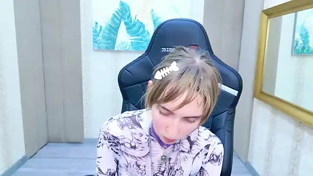 Beverly Gomes online show from 12-19-25, 10:22