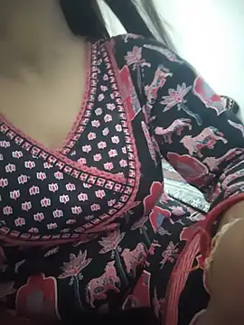 Snapshot of your_favourite_bhabhi chatting on 05-19-26, 05:58 your favourite bhabhi online show from 05-19-26, 05:58