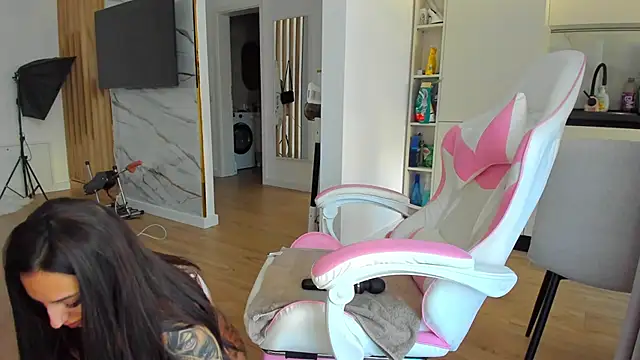 Anya Belle online show from 02-27-26, 08:36