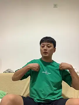 Snapshot of Acuteman chatting on 09-10-25, 02:17 Acuteman online show from 09-10-25, 02:17